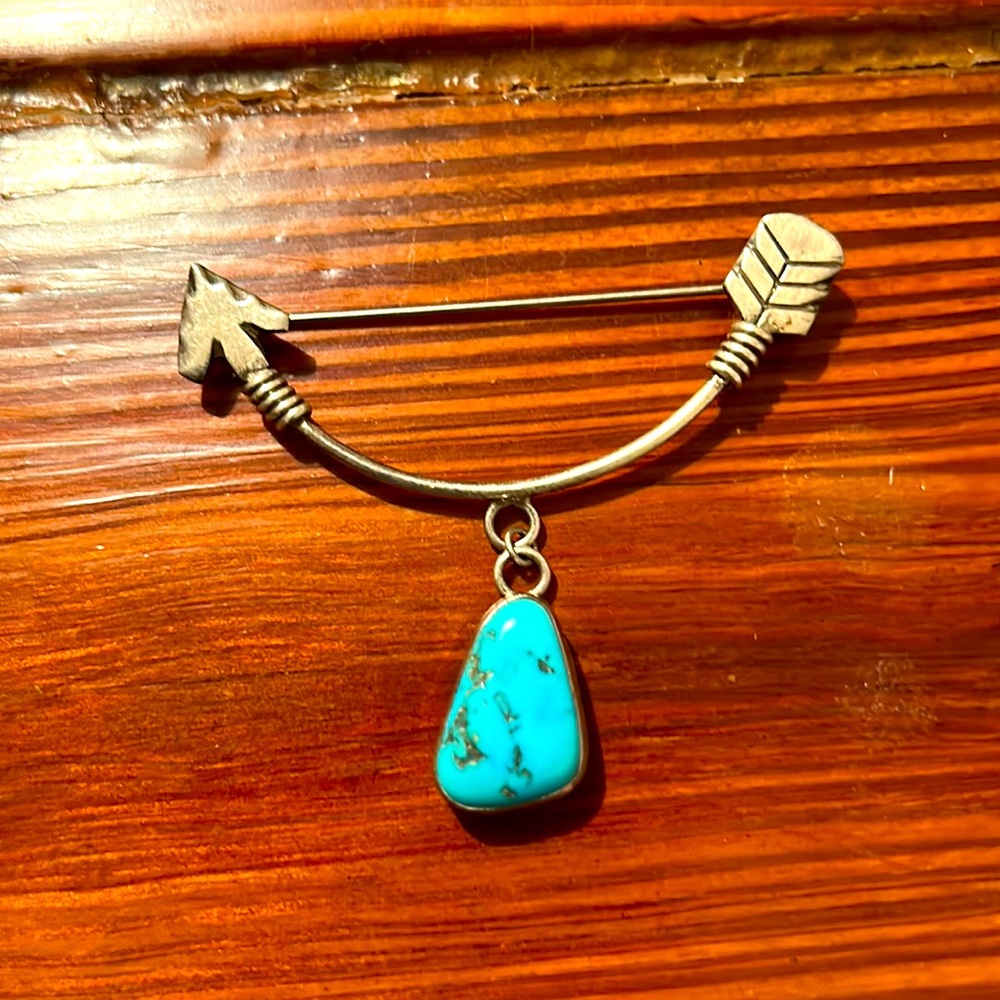 Beautiful Sterling stamped and hallmarked turquoise brooch